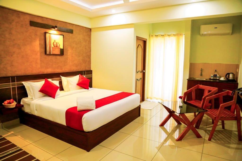 Akan Hotel And Residence Meppadi Екстер'єр фото
